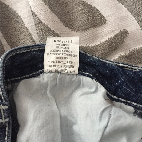 🆕Denim Couture Capris 👖 - Picture 6 of 7